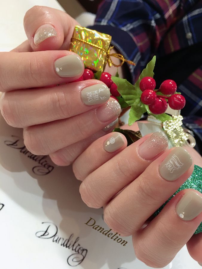 ネイルカタログ ナチュラルクリスマスネイル ネイルサロン Dandelion 沖縄県 浦添 宜野湾 北中城のネイル サロンの検索 予約はナチュラルビューティ